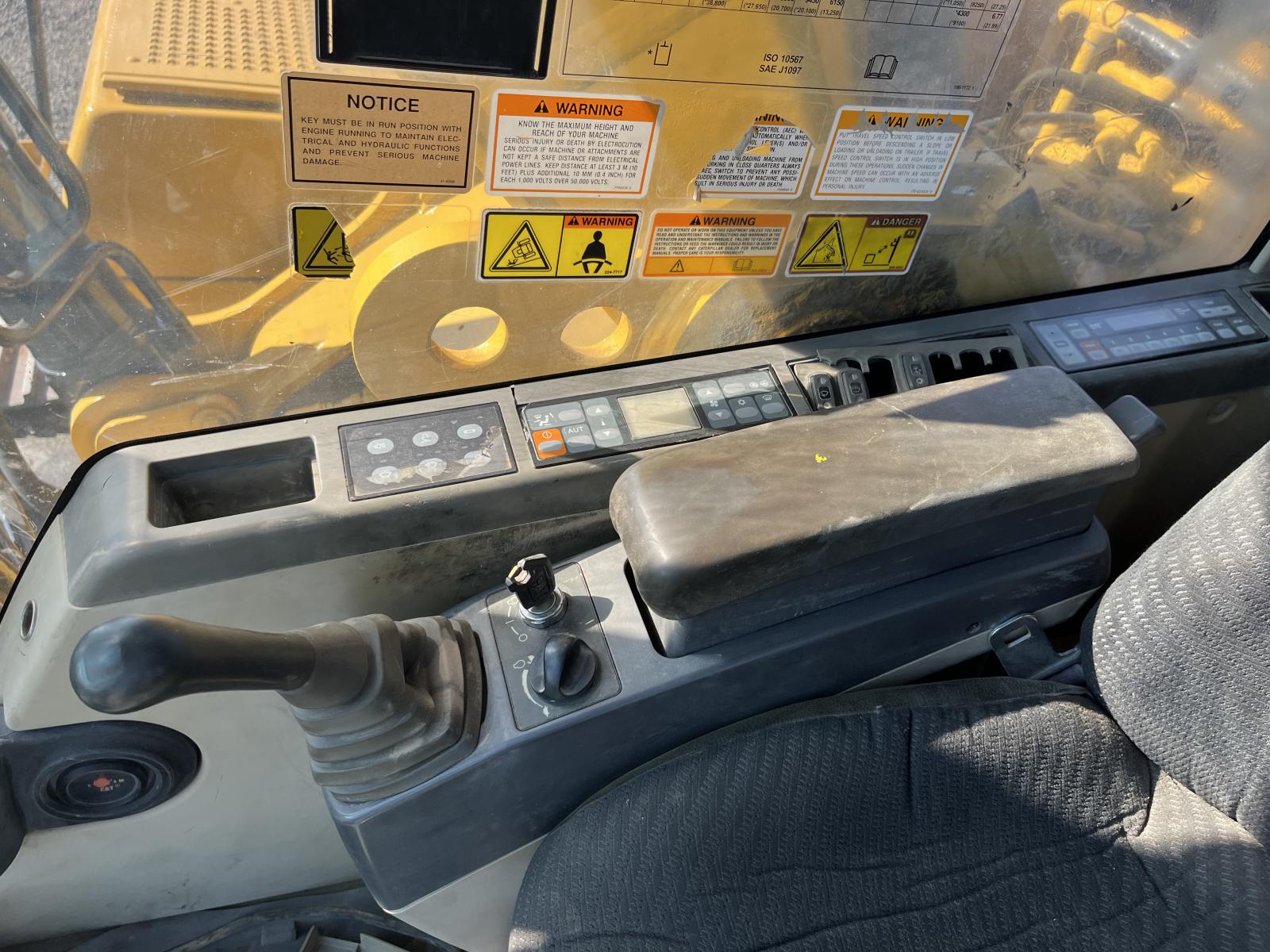 ./imagenes/INVOICE/2019/17349/EXCAVATOR CATERPILLAR 325CL (10).JPG